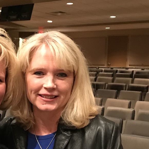 Meet your Posher, Heather - Picture 1 of 1